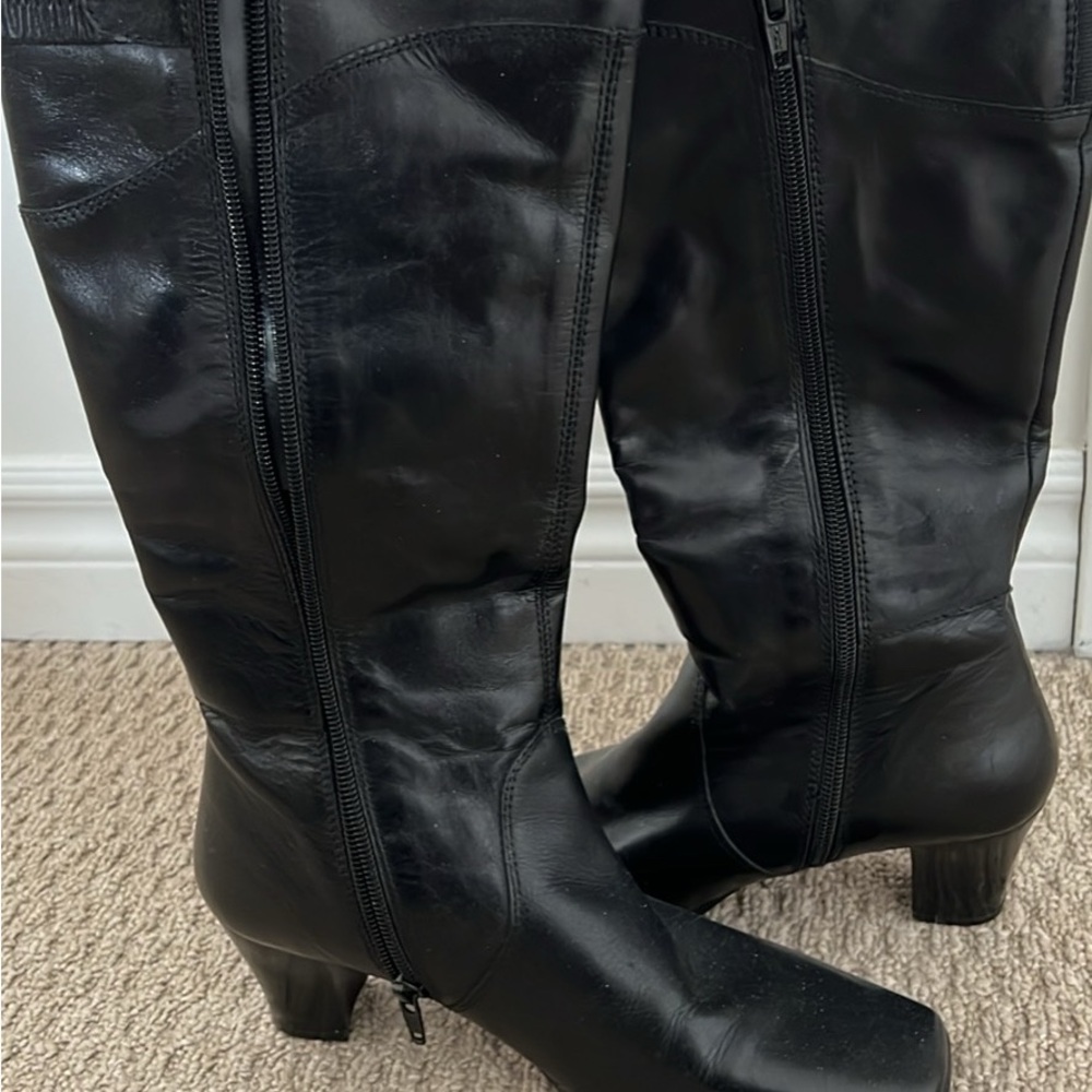 Elegant Black Women's Boots